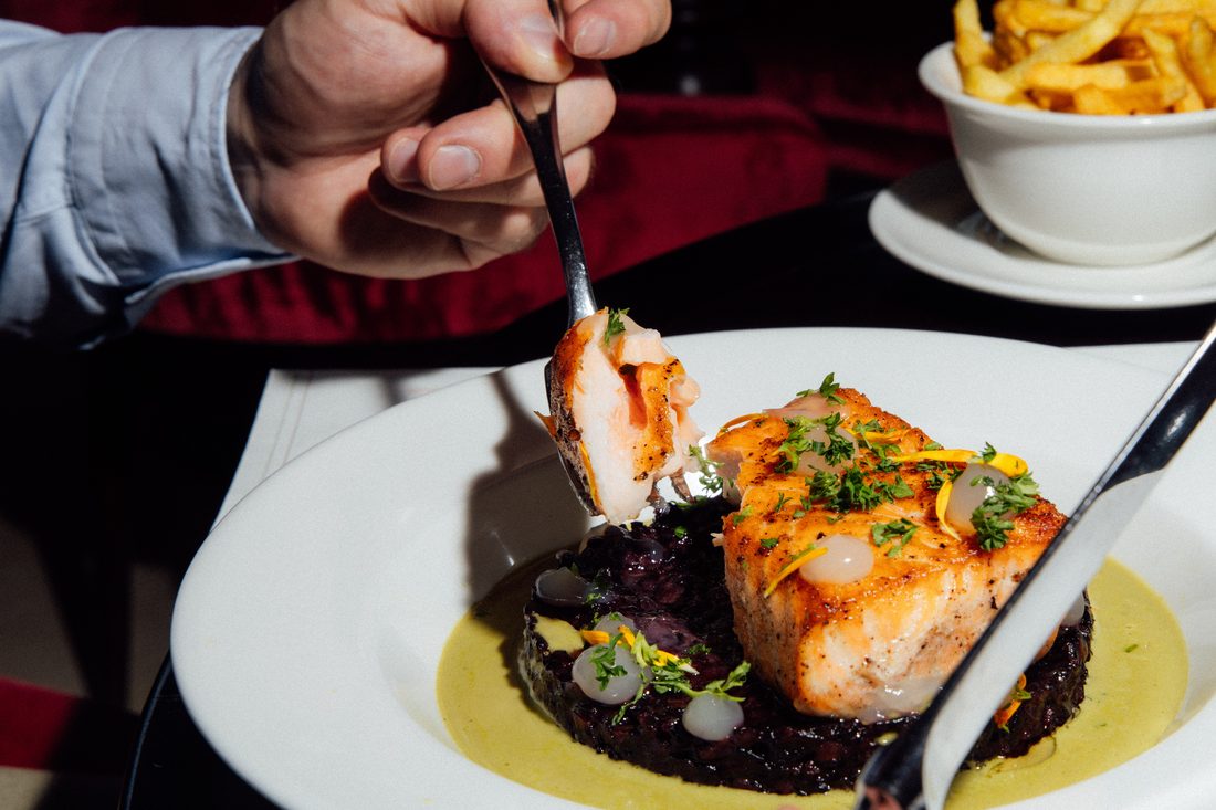 Plat de poisson de la carte